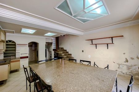 Casa à venda com 390m², 4 quartos e 3 vagasCozinha 2