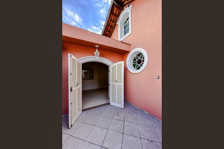 Casa à venda com 390m², 4 quartos e 3 vagasVaranda da Suíte 2