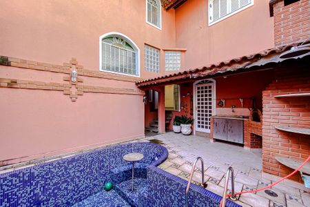 Casa à venda com 390m², 4 quartos e 3 vagasÁrea externa
