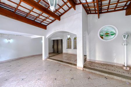 Garagem de casa à venda com 4 quartos, 390m² em Vila Claudia, São Paulo