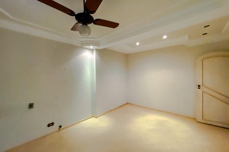Casa à venda com 390m², 4 quartos e 3 vagasQuarto 1 - Suíte