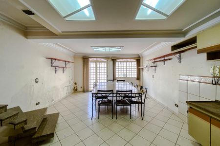 Casa à venda com 390m², 4 quartos e 3 vagasCozinha 2