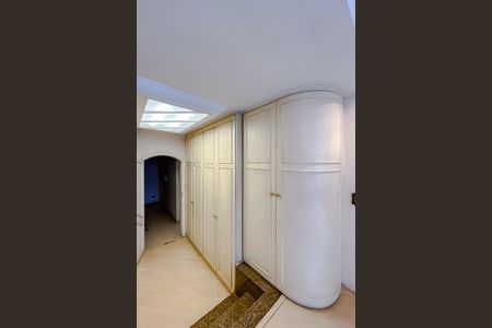 Casa à venda com 390m², 4 quartos e 3 vagasQuarto 3 - Suíte