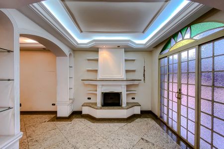 Casa à venda com 390m², 4 quartos e 3 vagasSala