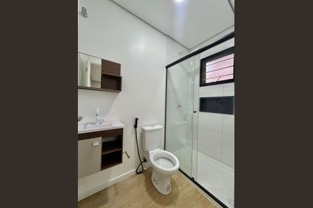 Banheiro de kitnet/studio para alugar com 1 quarto, 15m² em Jardim Proença, Campinas