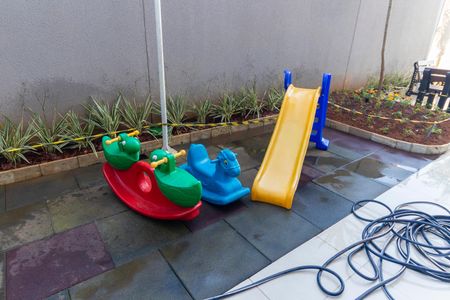 Apartamento à venda com 38m², 2 quartos e sem vagaÁrea comum - Playground