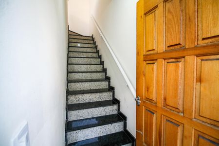 Escada de casa de condomínio para alugar com 2 quartos, 68m² em Sítio do Campo, Praia Grande