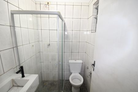 Banheiro de casa para alugar com 1 quarto, 33m² em Parque Monteiro Soares, São Paulo