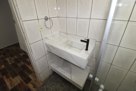 Banheiro de casa para alugar com 1 quarto, 33m² em Parque Monteiro Soares, São Paulo