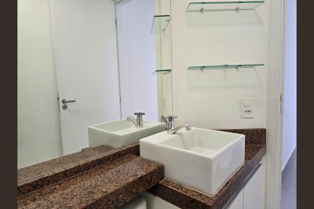 Apartamento à venda com 44m², 2 quartos e 1 vagaBanheiro Social