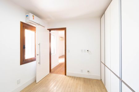 Apartamento à venda com 230m², 4 quartos e 2 vagas