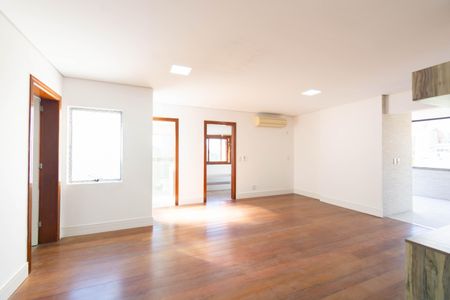 Apartamento à venda com 230m², 4 quartos e 2 vagas