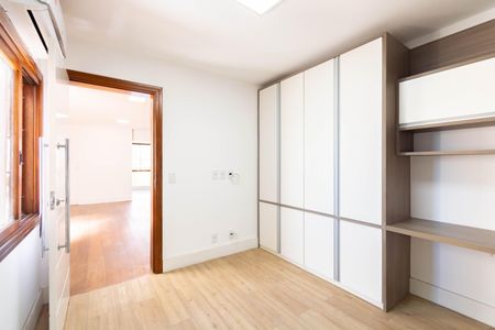 Apartamento à venda com 230m², 4 quartos e 2 vagas