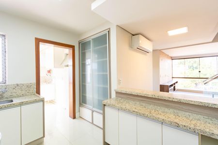 Apartamento à venda com 230m², 4 quartos e 2 vagas