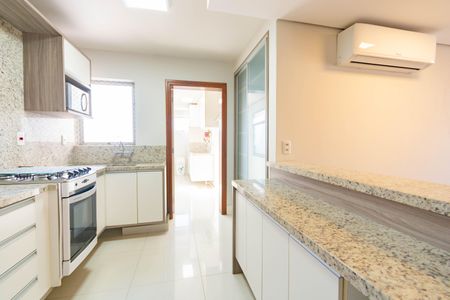 Apartamento à venda com 230m², 4 quartos e 2 vagas