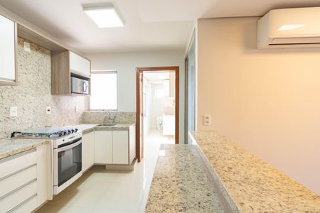 Apartamento à venda com 230m², 4 quartos e 2 vagas