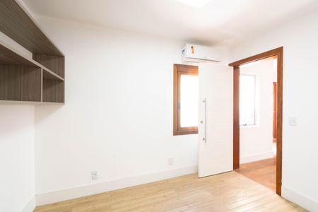 Apartamento à venda com 230m², 4 quartos e 2 vagas