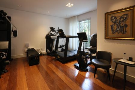 Apartamento à venda com 407m², 4 quartos e 5 vagasAcademia