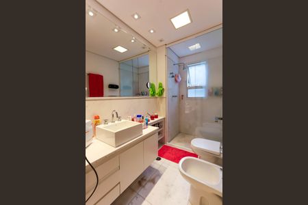 Apartamento à venda com 407m², 4 quartos e 5 vagasBanheiro da Suíte 2