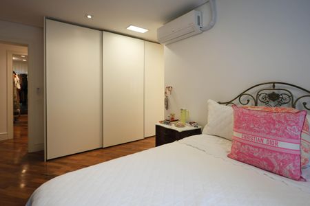 Apartamento à venda com 407m², 4 quartos e 5 vagassuíte 2