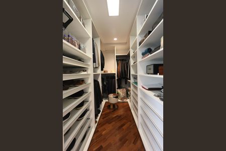 Apartamento à venda com 407m², 4 quartos e 5 vagasCloset da suíte 4