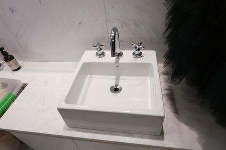 Apartamento à venda com 407m², 4 quartos e 5 vagasBanheiro da Suíte 1