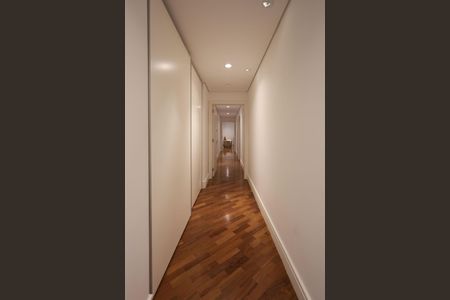 Apartamento à venda com 407m², 4 quartos e 5 vagascorredor das suítes