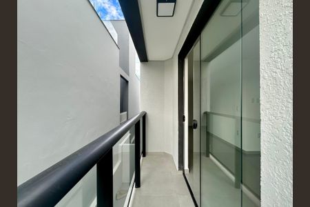 Varanda de kitnet/studio para alugar com 1 quarto, 30m² em Campeche Central, Florianópolis