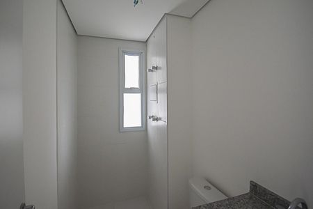 Banheiro social de apartamento à venda com 2 quartos, 58m² em Vila Goncalves, São Bernardo do Campo