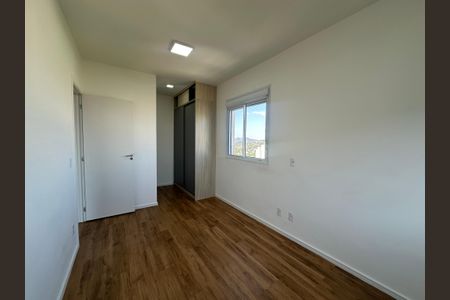 Quarto de apartamento à venda com 1 quarto, 43m² em Jardim Tupanci, Barueri