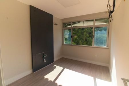 Apartamento à venda com 100m², 2 quartos e 1 vaga Apartamento à venda com 100m², 2 quartos e 1 vagaQuarto