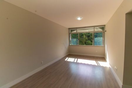 Sala de apartamento à venda com 2 quartos, 100m² em Icaraí, Niterói