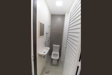 Apartamento à venda com 100m², 2 quartos e 1 vaga Apartamento à venda com 100m², 2 quartos e 1 vagaBanheiro de serviço