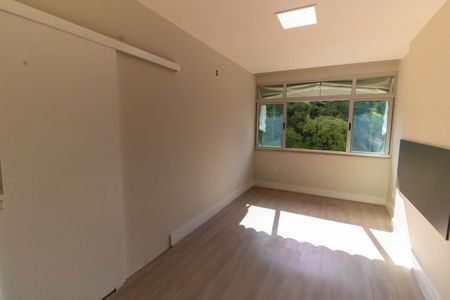 Apartamento à venda com 100m², 2 quartos e 1 vaga Apartamento à venda com 100m², 2 quartos e 1 vagaSuíte
