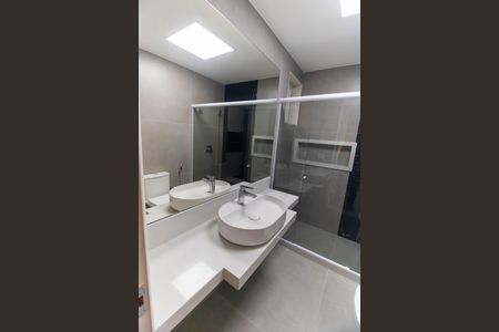 Apartamento à venda com 100m², 2 quartos e 1 vaga Apartamento à venda com 100m², 2 quartos e 1 vagaBanheiro da Suíte