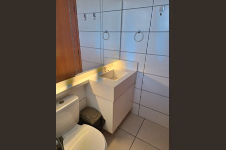 Banheiro  de casa à venda com 2 quartos, 42m² em Restinga, Porto Alegre