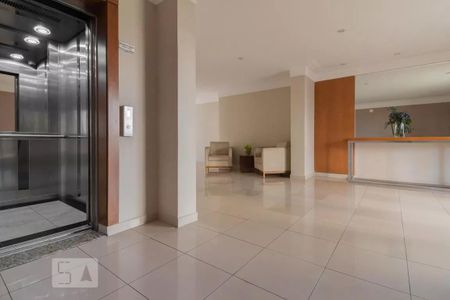 Apartamento à venda com 110m², 2 quartos e 2 vagasHall social