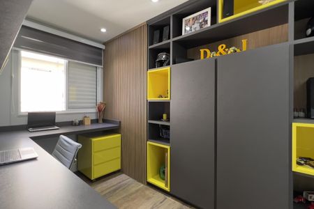 Apartamento à venda com 110m², 2 quartos e 2 vagasEscritório