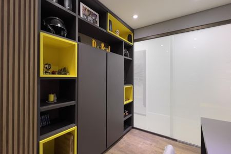 Apartamento à venda com 110m², 2 quartos e 2 vagasEscritório