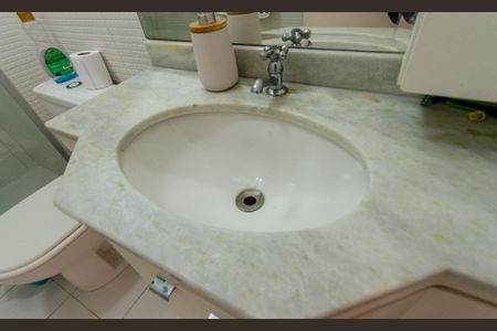 Apartamento à venda com 62m², 2 quartos e 1 vaga Apartamento à venda com 62m², 2 quartos e 1 vagaBanheiro