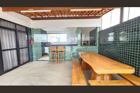 Apartamento para alugar com 68m², 2 quartos e 1 vagaÁrea comum 