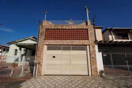 Casa para alugar com 129m², 3 quartos e 2 vagasFachada