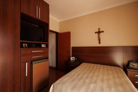 Casa para alugar com 129m², 3 quartos e 2 vagasSuíte