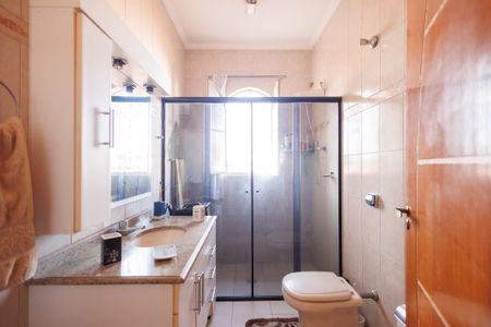 Casa para alugar com 129m², 3 quartos e 2 vagasBanheiro Corredor