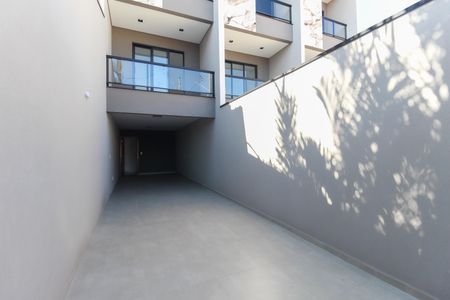 Casa à venda com 153m², 3 quartos e 2 vagas Casa à venda com 153m², 3 quartos e 2 vagasGaragem