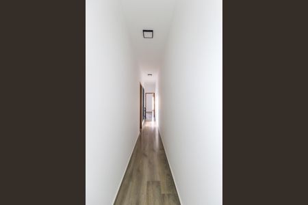 Casa à venda com 153m², 3 quartos e 2 vagas Casa à venda com 153m², 3 quartos e 2 vagasCorredor