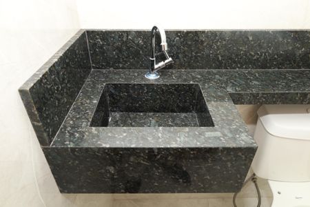 Casa à venda com 153m², 3 quartos e 2 vagasBanheiro 3 - Suíte 3