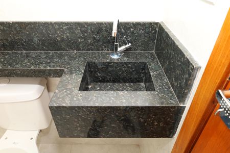 Casa à venda com 153m², 3 quartos e 2 vagasBanheiro 2 - Suíte 2