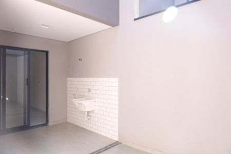 Casa à venda com 153m², 3 quartos e 2 vagasQuintal