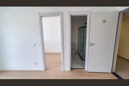 Sala de apartamento para alugar com 2 quartos, 40m² em Irajá, Rio de Janeiro